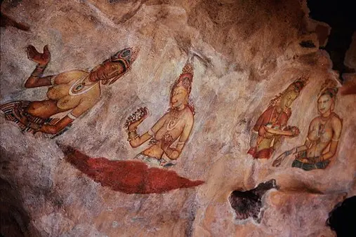 507px-Sigiriya,_Wolkenmädchen_3[1].jpg